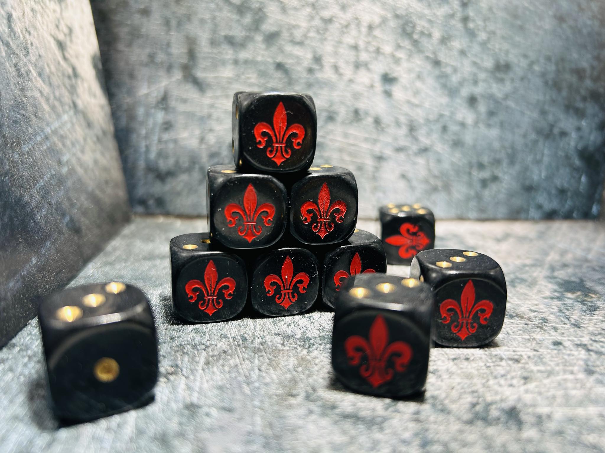 Devout Sisters of War 16mm Dice Set - Image 2