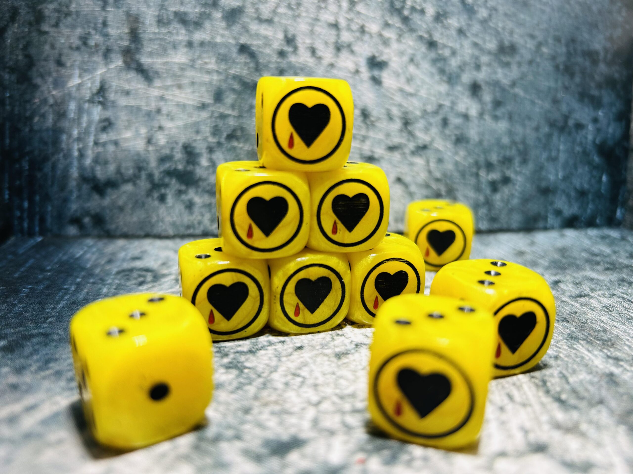 Bleeding Heart 16mm Dice Set - Image 2