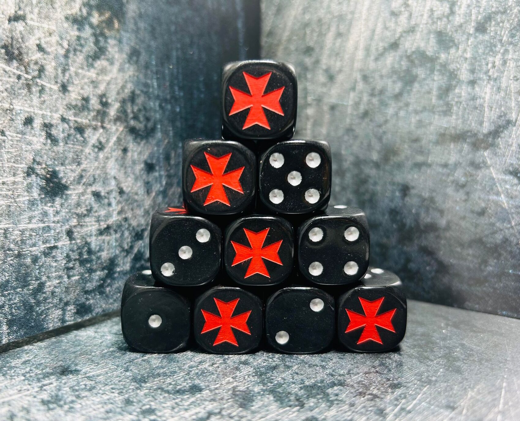 Black Templars 16mm dice